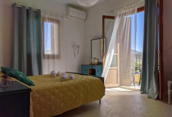 Tonia s Place has Balcony rooms