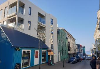 Alfred s Premium Klapparstigur has Balcony rooms