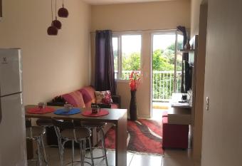 Apto novo em Condominio com vista as Montanhas. allows 18 year olds to book a room