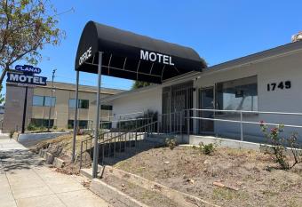 Lanai Motel has Balcony rooms