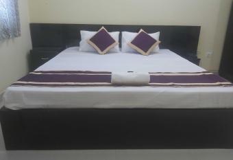 OYO 91047 Hotel Red Rose allows 18 year olds to book a room