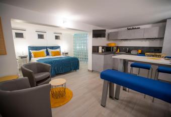 Rochecorbon Le Gite des Clouet  has Balcony rooms