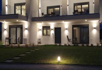 Fl  neur apartments allows 18 year olds to book a room