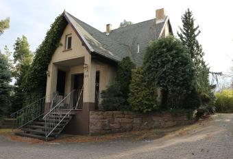 Ferienhaus mit Pool zum Tr  umen und Entspannen f  r alle Sinne has Balcony rooms