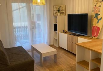 Joli appartement proche oc  an et centre ville has Balcony rooms