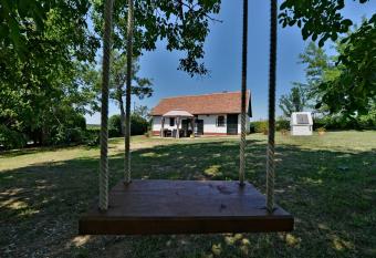Lelle Vineyard Cottages has Balcony rooms