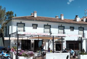 HOSTAL MONCADA has Balcony rooms