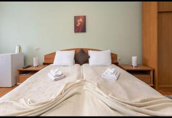 Room in Guest room - Valensija - Standard Twin Room has Balcony rooms