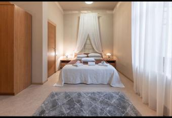 Room in BB - Valensija - Suite for two has Smoking/Balcony rooms