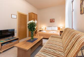 Valensija Studio Apartment Hotel has Balcony rooms