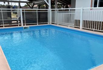 Appartement de 3 chambres avec piscine partagee jardin clos et wifi a Sainte Anne has Balcony rooms