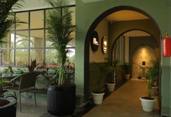 Hotel City Express By Downtown has Smoking rooms