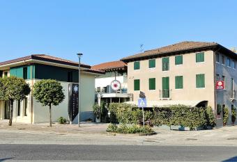 Hotel Locanda Al Sole has Balcony rooms