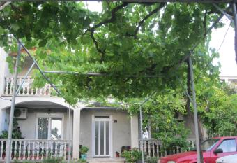 Apartments Miana has Balcony rooms