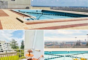 Studio avec piscine et tennis avec vue sur Lyon has Balcony rooms