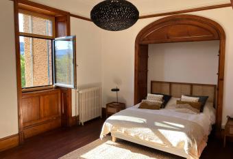 O Cottage double jardin has Balcony rooms