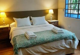 Apart Boutique Flor de Lis - con cochera- has Balcony rooms