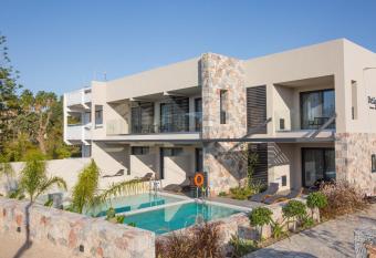 DeLight Luxury Rooms allows 18 year olds to book a room