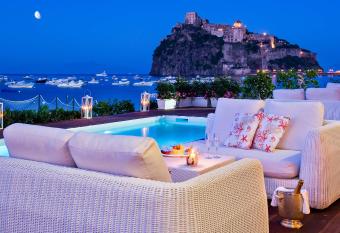 Miramare E Castello has Balcony rooms