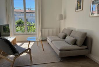 R  sidence Aristide Briand Royan centre ville proximit   plages et commerces allows 18 year olds to book a room