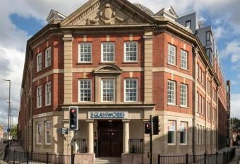 Student Only Zeni 4 Bed Apartment in Leicester allows 18 year olds to book a room