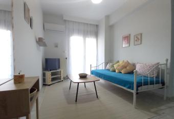 TasoulaSHome has Balcony rooms