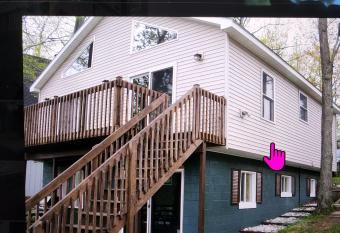Lake Front Cottage on Private All-Sports Lake. has Balcony rooms