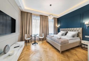 H Aparthotel allows 18 year olds to book a room