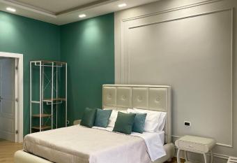 M&M Guest House has Balcony rooms