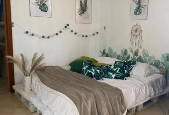 Alice   s garden house has Balcony rooms