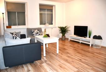 Apartament Spichlerz Star  wka - nad Pubem allows 18 year olds to book a room