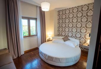 BB Domus Catanzaro has Balcony rooms