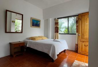Hostal Las Gardenias allows 18 year olds to book a room