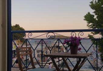 Emerald Blue has Balcony rooms