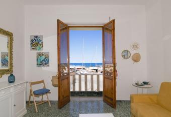 Brezza Marina Apartment has Balcony rooms