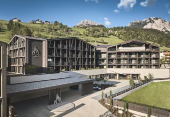 AMA Stay has Balcony rooms