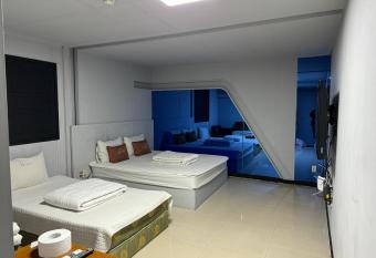 Airtel has rooms with a private hot tub