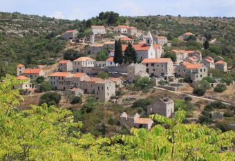 Hidden peaceful house has Balcony rooms