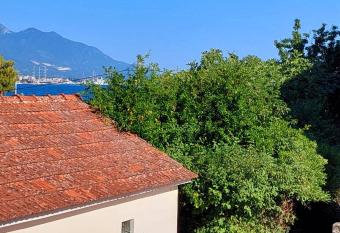 Apartment Al Mare has Balcony rooms