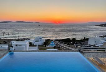 Salty Bl   has Balcony rooms