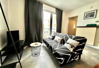 Le Gousselot Parking Metz Pompidou Un-S  jour-  -Part has Balcony rooms