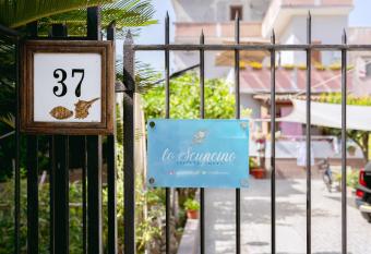 Lo Scuncino has Balcony rooms