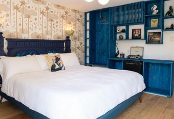 Motel Chelsea allows 18 year olds to book a room