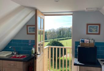 Barn Flat overlooking beautiful Dorset vale allows 18 year olds to book a room