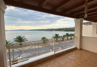 Han s House allows 18 year olds to book a room