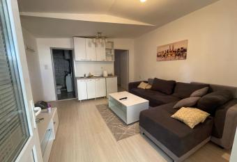 TERRA APARTMENTS near Clinical centar Mother Teresa, Ramstore and Limak 2 allows 18 year olds to book a room