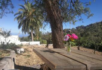 Naturaleza , tranquilidad, barbacoa....que mas! allows 18 year olds to book a room