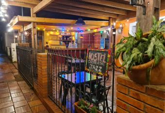 Cataratas Jazz Hostel allows 18 year olds to book a room