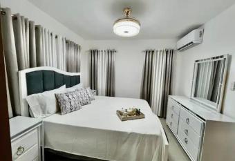 Precioso apartamento de 3 dormitorios y 2 ba  os con piscina. has Balcony rooms