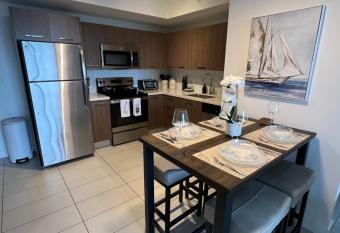 EL Zafiro Miami has Balcony rooms